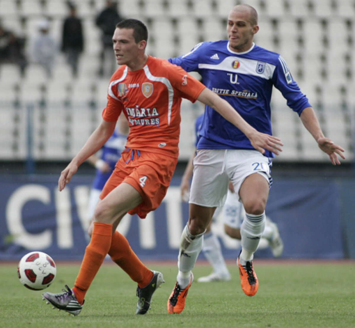 VIDEO: Craiova speră din nou la salvarea de la retrogradare » Au înnebunit salcîmii!