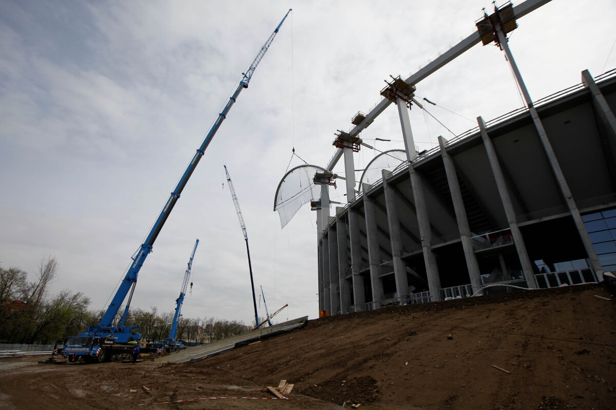 FOTO National Arena e gata la sfîrşitul lui iunie » Acum se montează acoperişul la noul stadion!