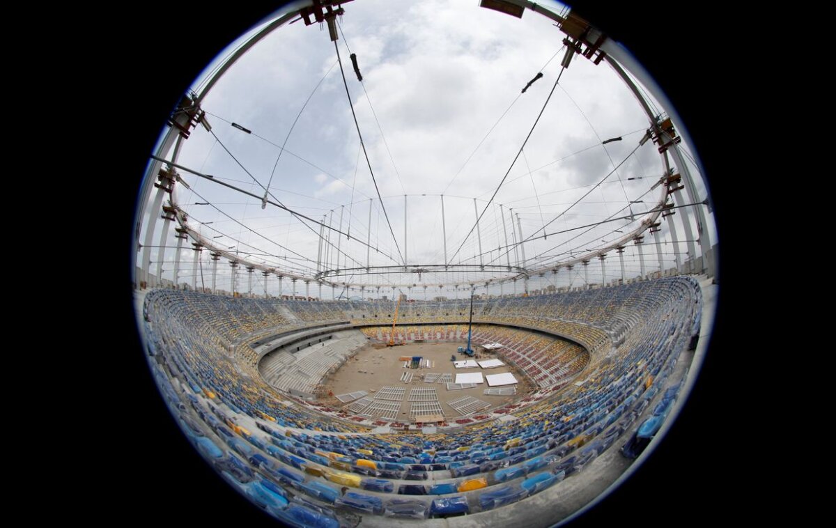 FOTO National Arena e gata la sfîrşitul lui iunie » Acum se montează acoperişul la noul stadion!