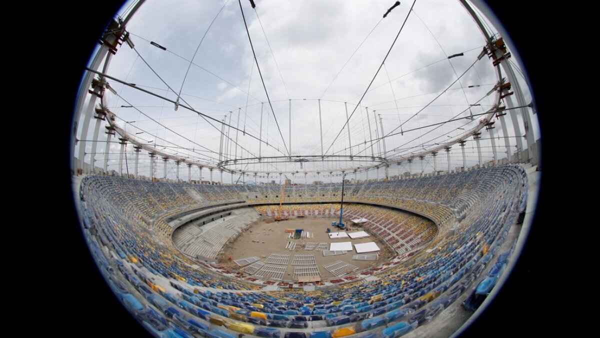 FOTO National Arena e gata la sfîrşitul lui iunie » Acum se montează acoperişul la noul stadion!