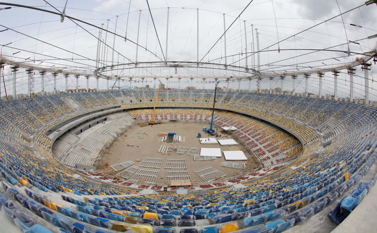 FOTO National Arena e gata la sfîrşitul lui iunie » Acum se montează acoperişul la noul stadion!