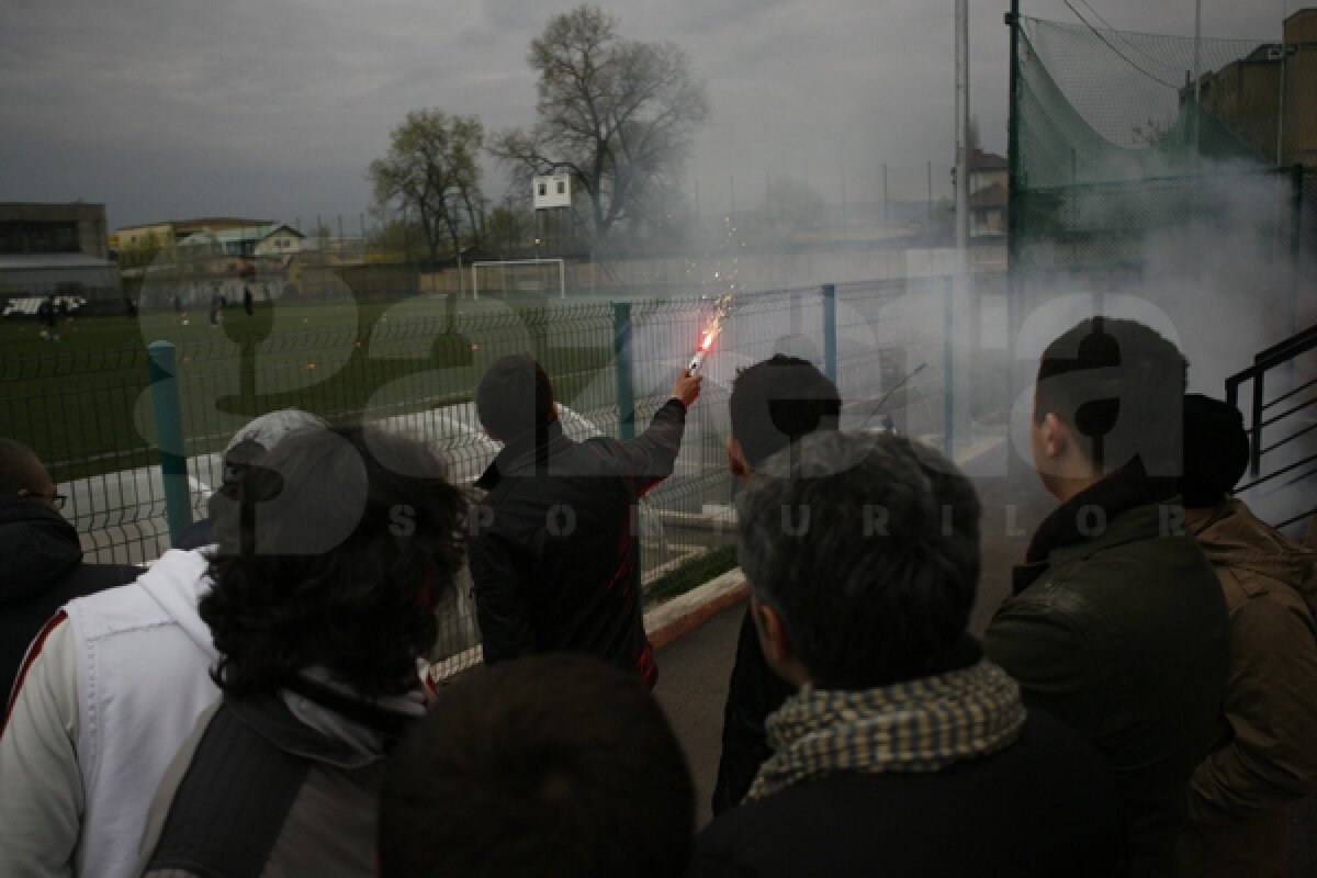 FOTO » Imagini de la antrenamentul Universităţii Cluj: Cristea a intrat pe teren în şlapi