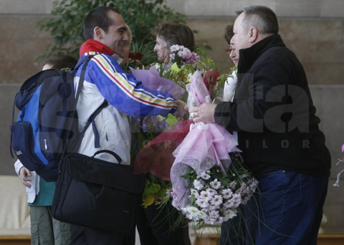 FOTO Halterofilii români au adus în ţară cele 10 medalii obţinute la Europenele din Rusia