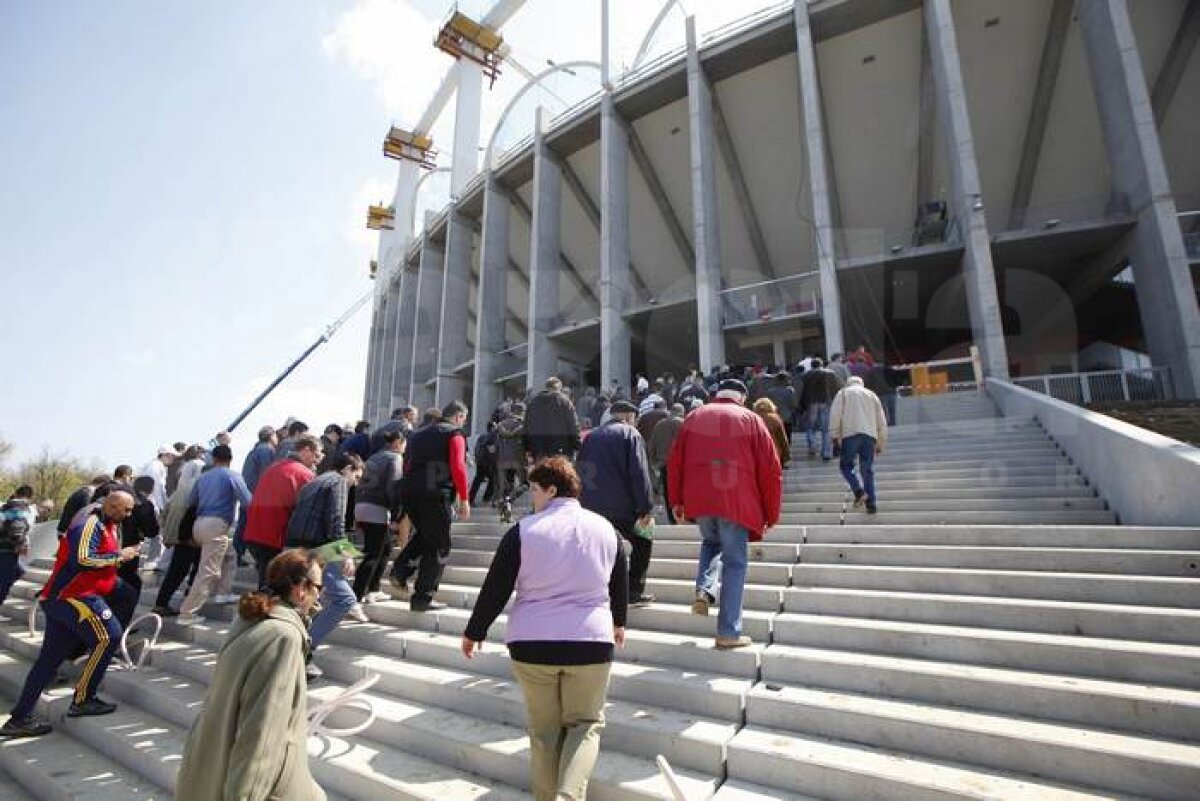 FOTO Interes incredibil pentru noua arenă din Bucureşti » Peste 20.000 de persoane au văzut deja National Arena