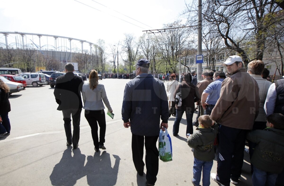 FOTO Interes incredibil pentru noua arenă din Bucureşti » Peste 20.000 de persoane au văzut deja National Arena