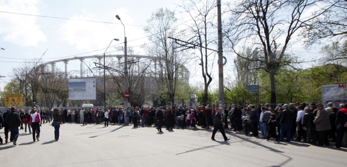 FOTO Interes incredibil pentru noua arenă din Bucureşti » Peste 20.000 de persoane au văzut deja National Arena