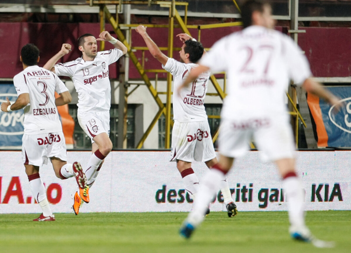 fazeVIDEO » Rapidul administrează Timişoarei prima înfrîngere a sezonului. Oţelul rămîne lider!