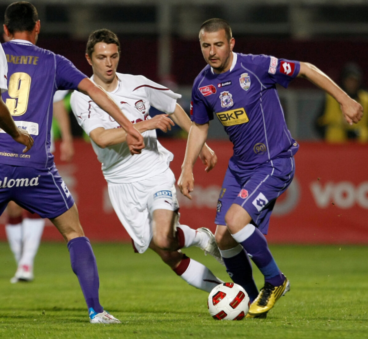 fazeVIDEO » Rapidul administrează Timişoarei prima înfrîngere a sezonului. Oţelul rămîne lider!