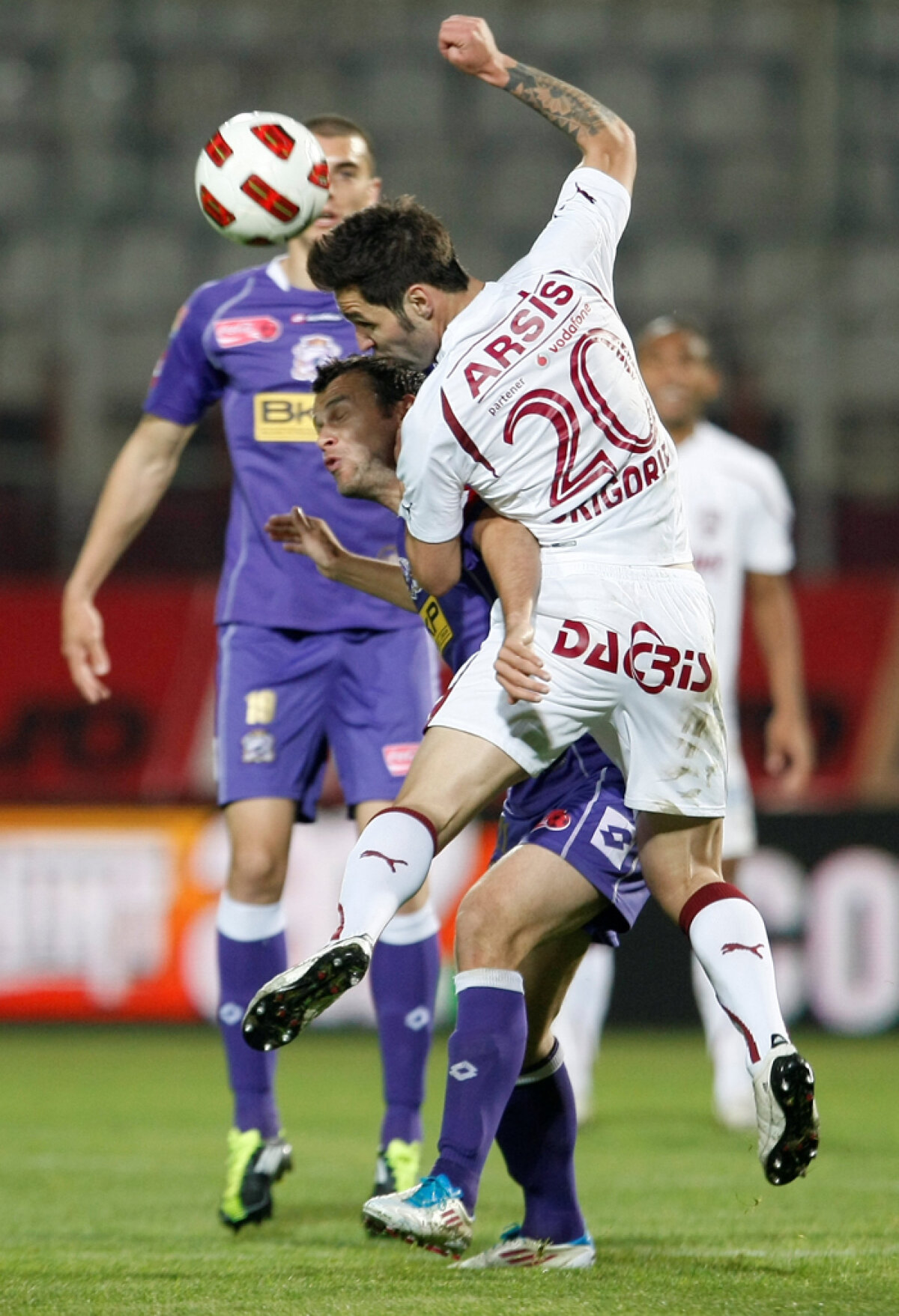 fazeVIDEO » Rapidul administrează Timişoarei prima înfrîngere a sezonului. Oţelul rămîne lider!