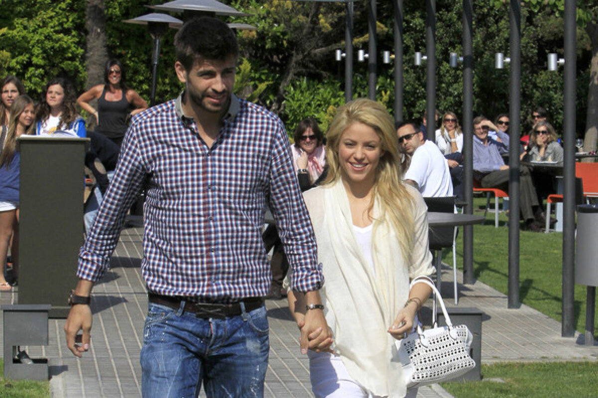 FOTO » Pique o face pe Shakira să fie "Loca, loca, loca"