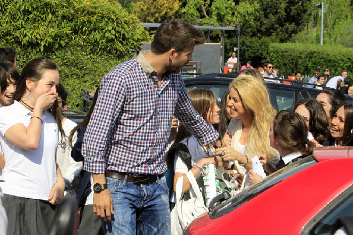 FOTO » Pique o face pe Shakira să fie "Loca, loca, loca"