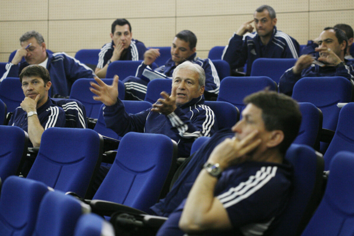 Antrenorii îndeamnă presa să ignore scandalurile dintre conducători: "Promovaţi fotbal, nu cancanuri!"