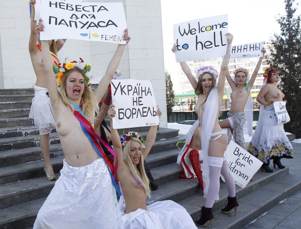 Grupul "Femen" din Ucraina loveşte din nou