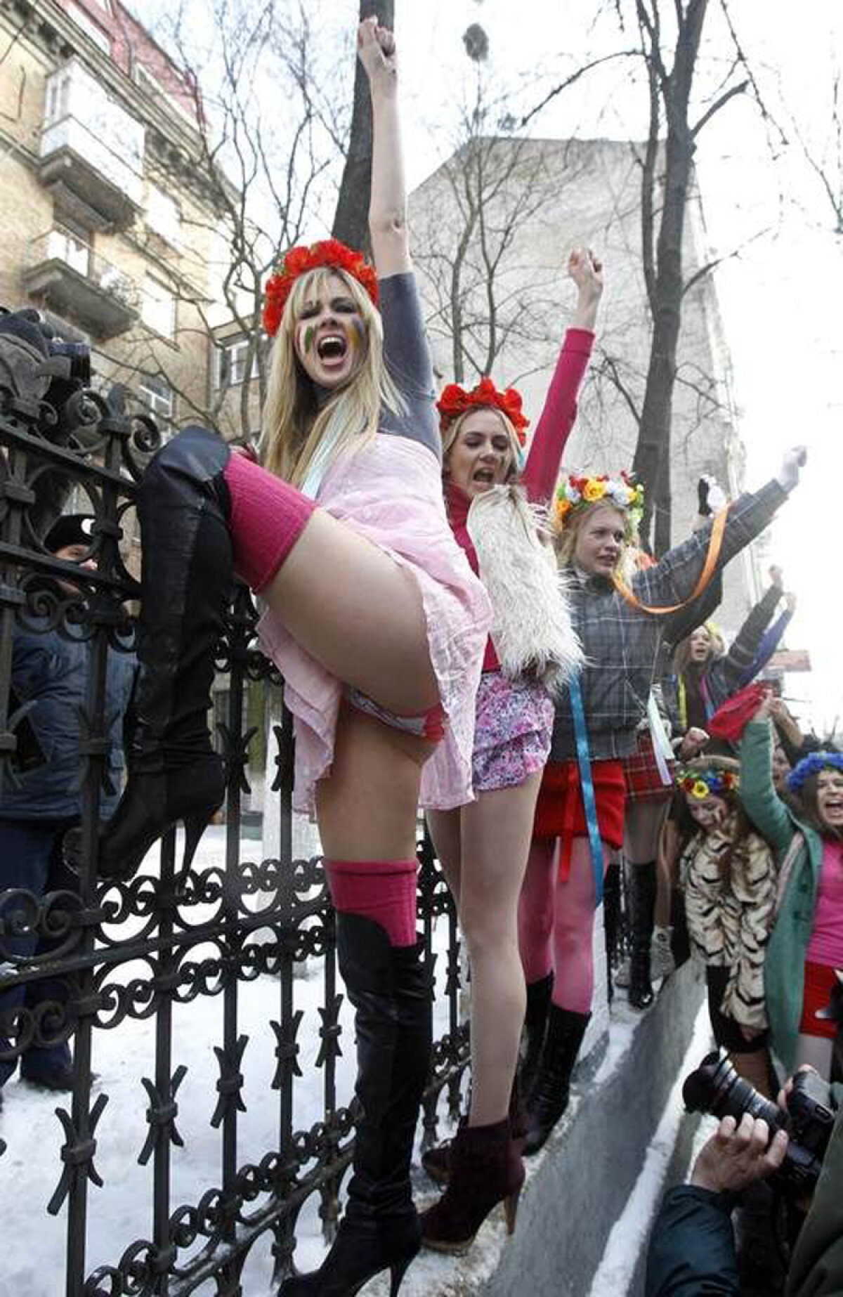 Grupul "Femen" din Ucraina loveşte din nou