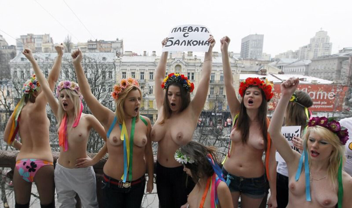 Grupul "Femen" din Ucraina loveşte din nou