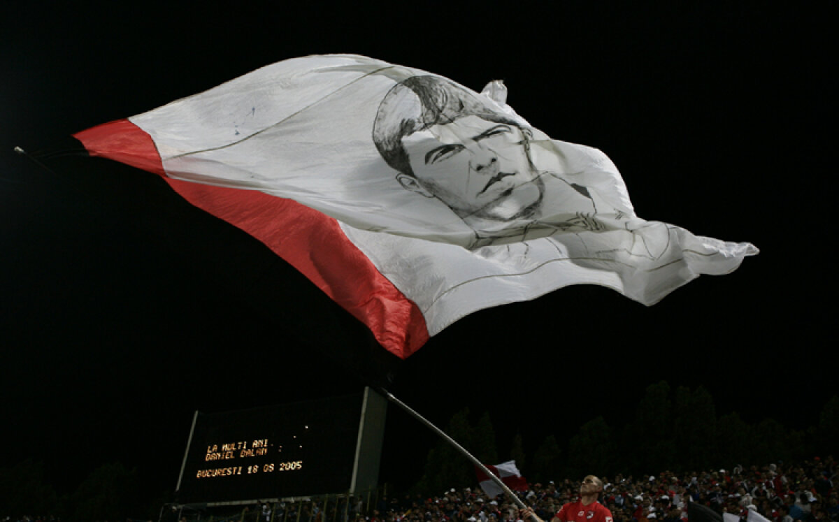 FOTO DERBY-ul care împarte România în două! Peste 50 de bannere cu cele mai fine ironii din ultimii 8 ani!