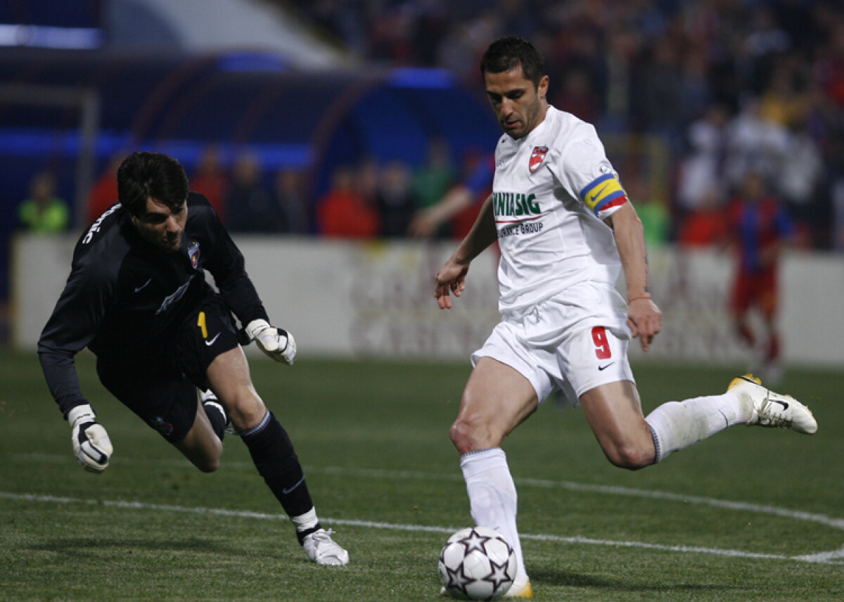 FOTO DERBY-ul care împarte România în două! Peste 50 de bannere cu cele mai fine ironii din ultimii 8 ani!