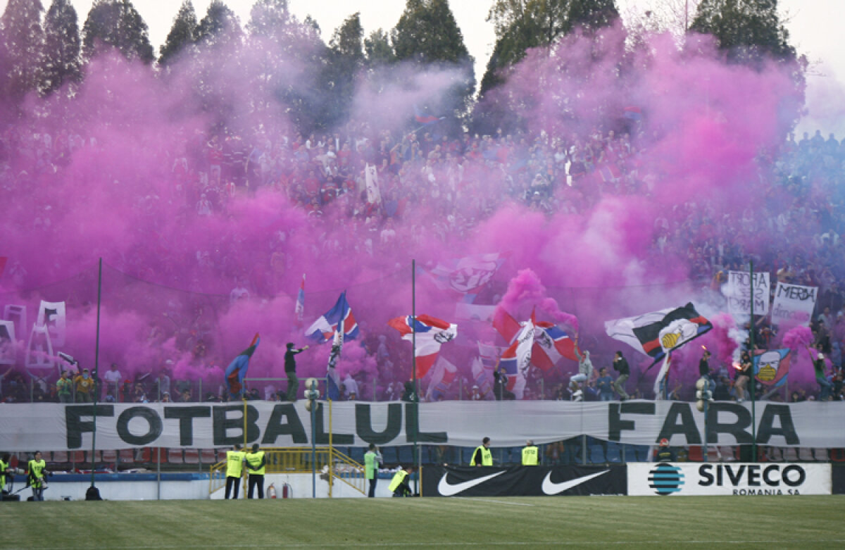 FOTO DERBY-ul care împarte România în două! Peste 50 de bannere cu cele mai fine ironii din ultimii 8 ani!