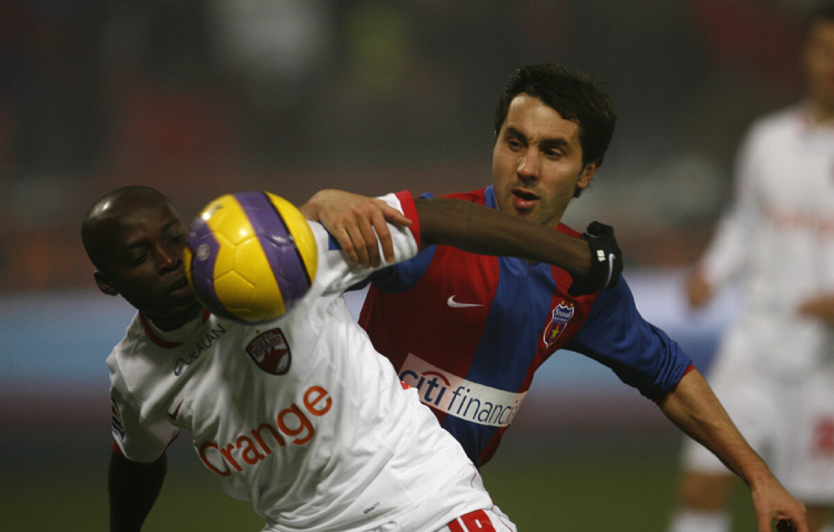 FOTO DERBY-ul care împarte România în două! Peste 50 de bannere cu cele mai fine ironii din ultimii 8 ani!