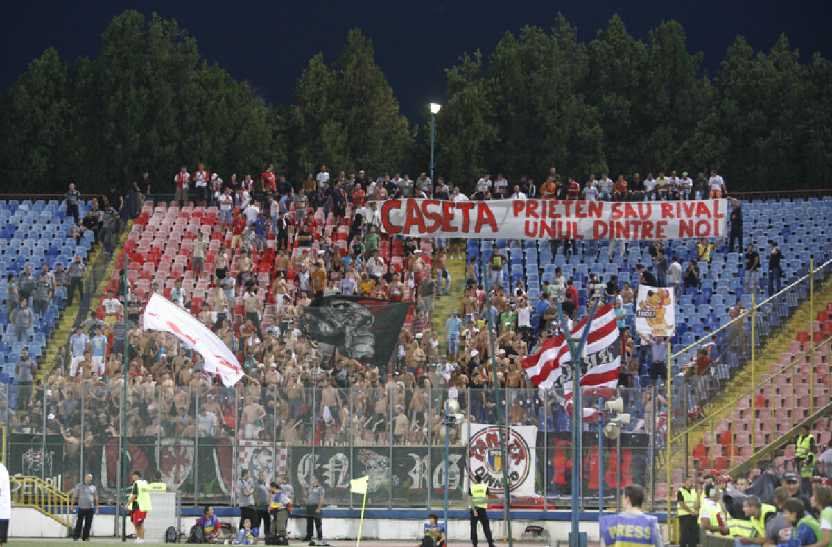 FOTO DERBY-ul care împarte România în două! Peste 50 de bannere cu cele mai fine ironii din ultimii 8 ani!