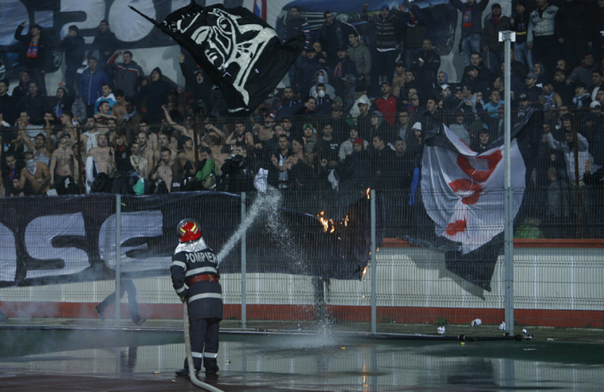 FOTO DERBY-ul care împarte România în două! Peste 50 de bannere cu cele mai fine ironii din ultimii 8 ani!