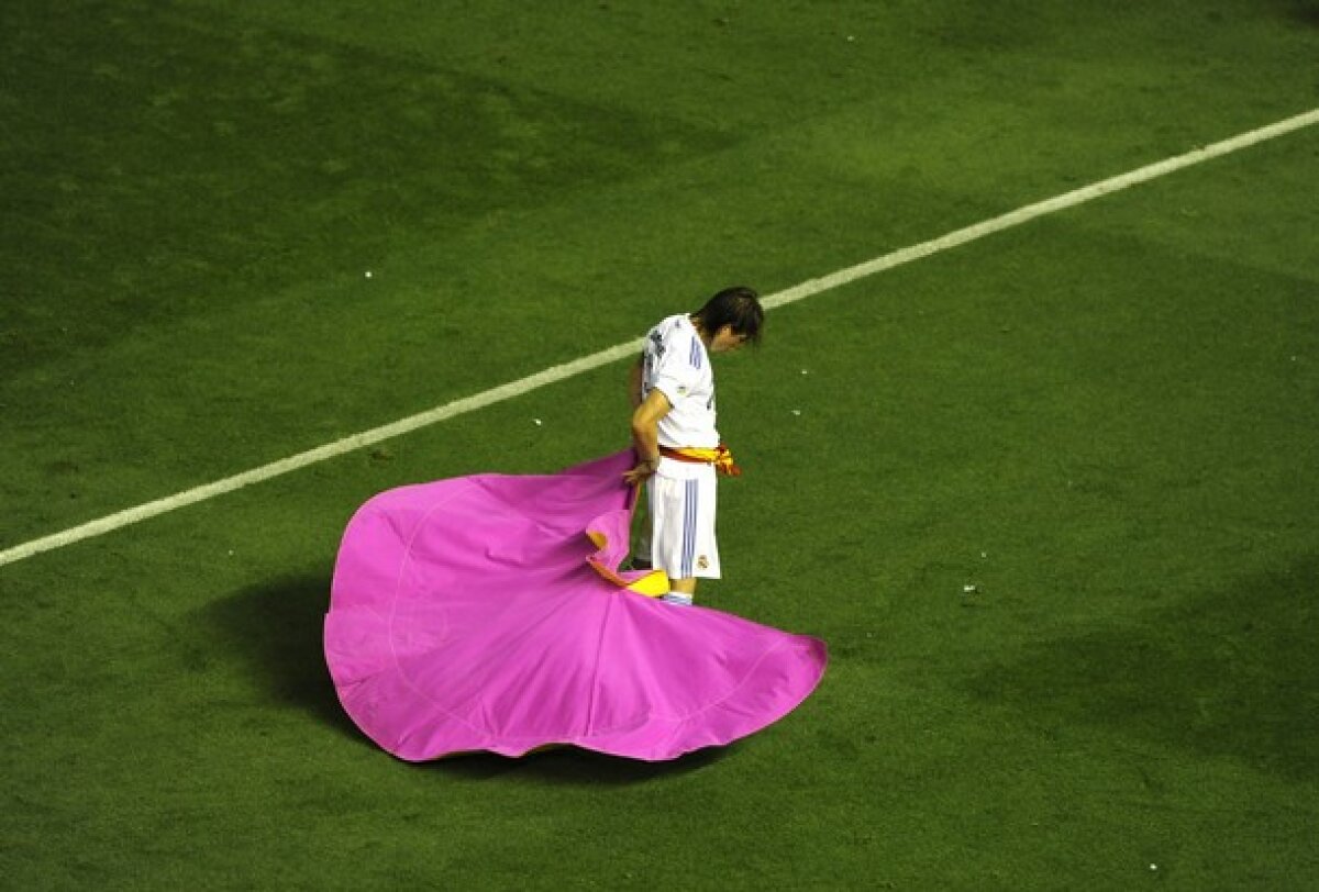 FOTO şi VIDEO de colecţie pentru fanii Realului: toreadorul Ramos i-a înnebunit!