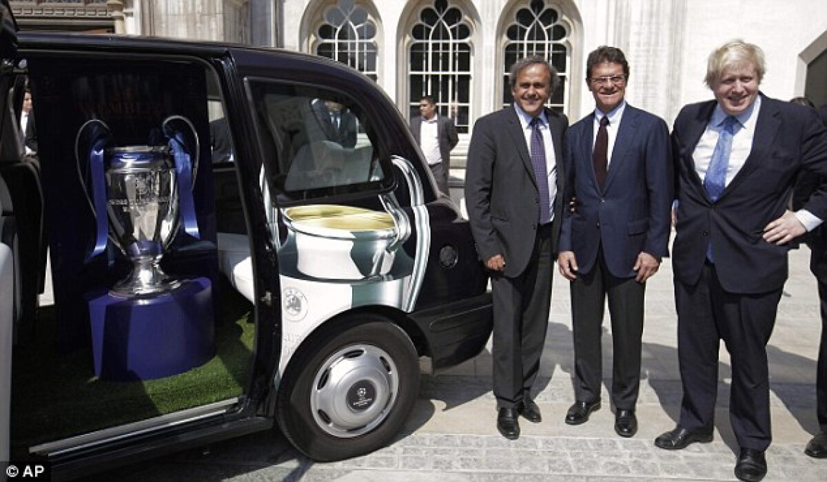 Platini se scuză pentru biletele scumpe de la finală!