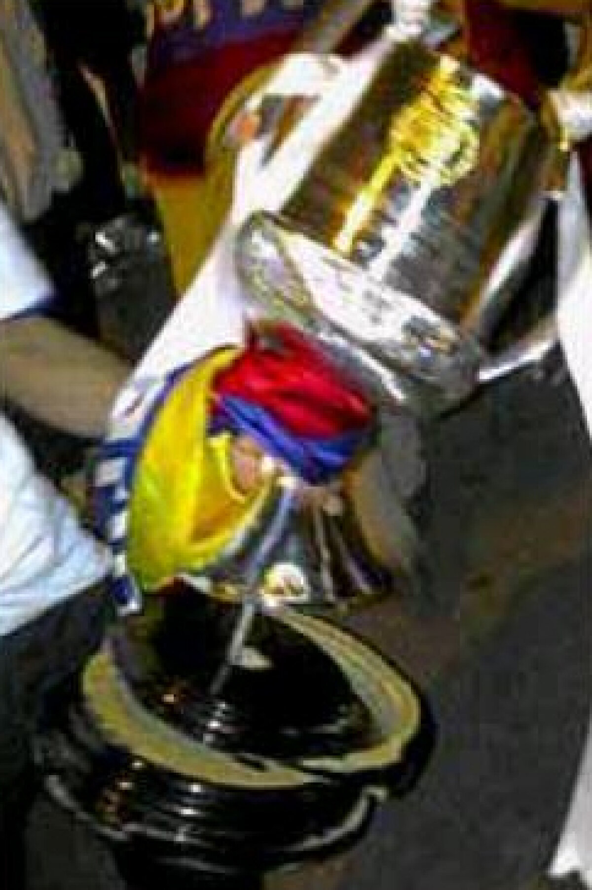 Cupa Regelui s-a spart în 10! Bijutierul care a realizat-o a băgat-o deja la reanimare :D