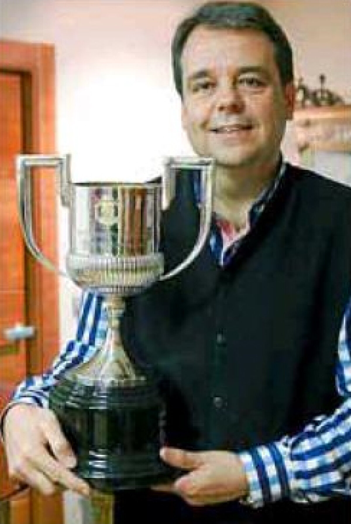 Cupa Regelui s-a spart în 10! Bijutierul care a realizat-o a băgat-o deja la reanimare :D