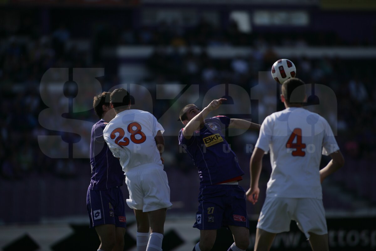 Ianis, golgeterul şchiop!