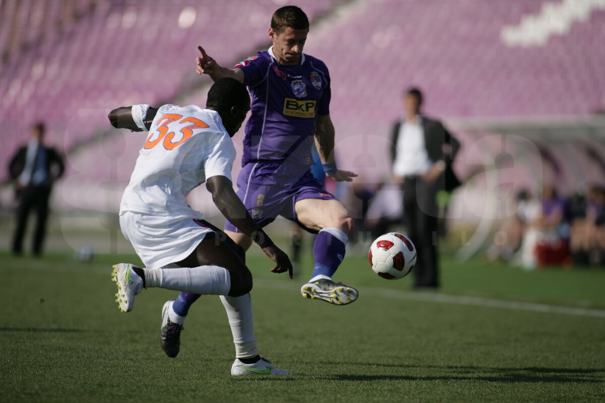 Ianis, golgeterul şchiop!