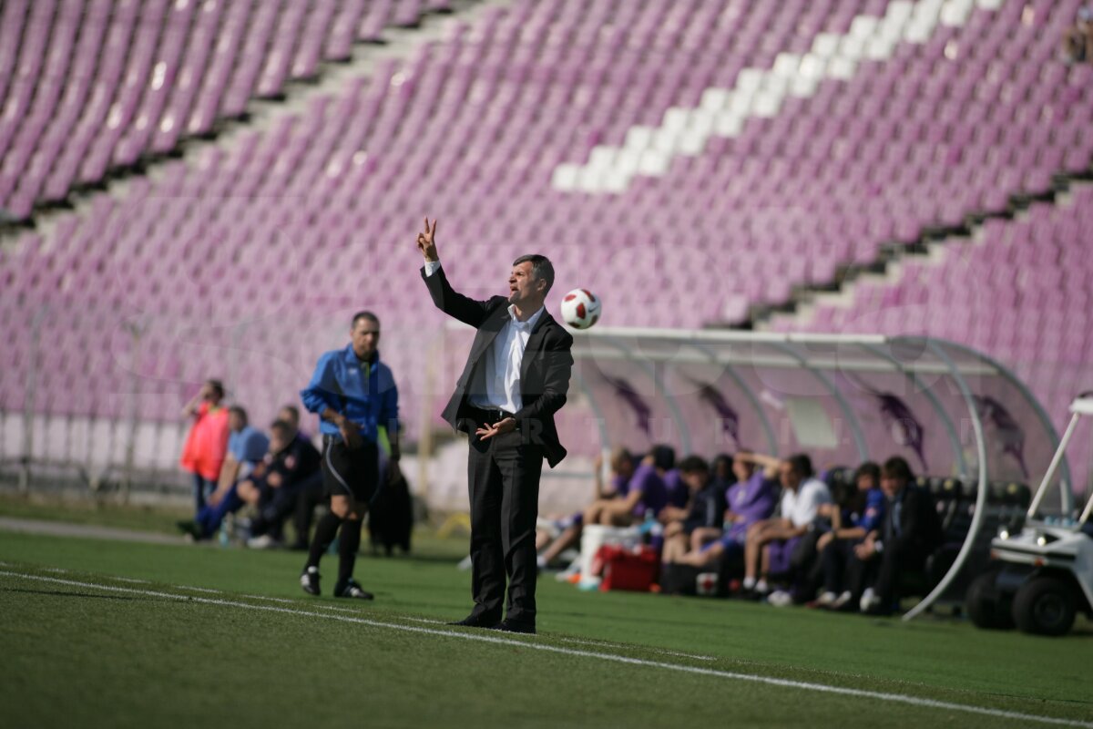 Ianis, golgeterul şchiop!