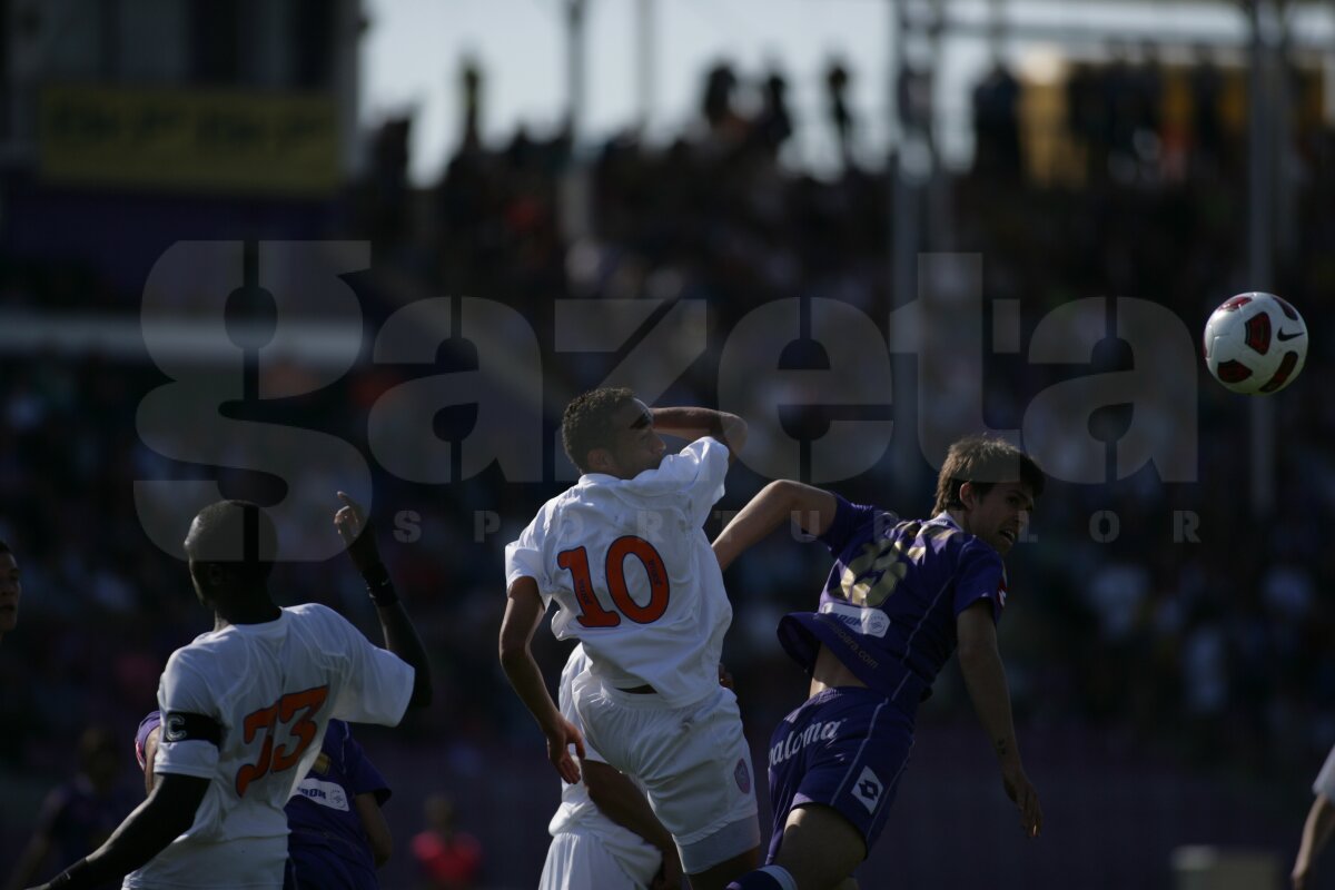 Ianis, golgeterul şchiop!