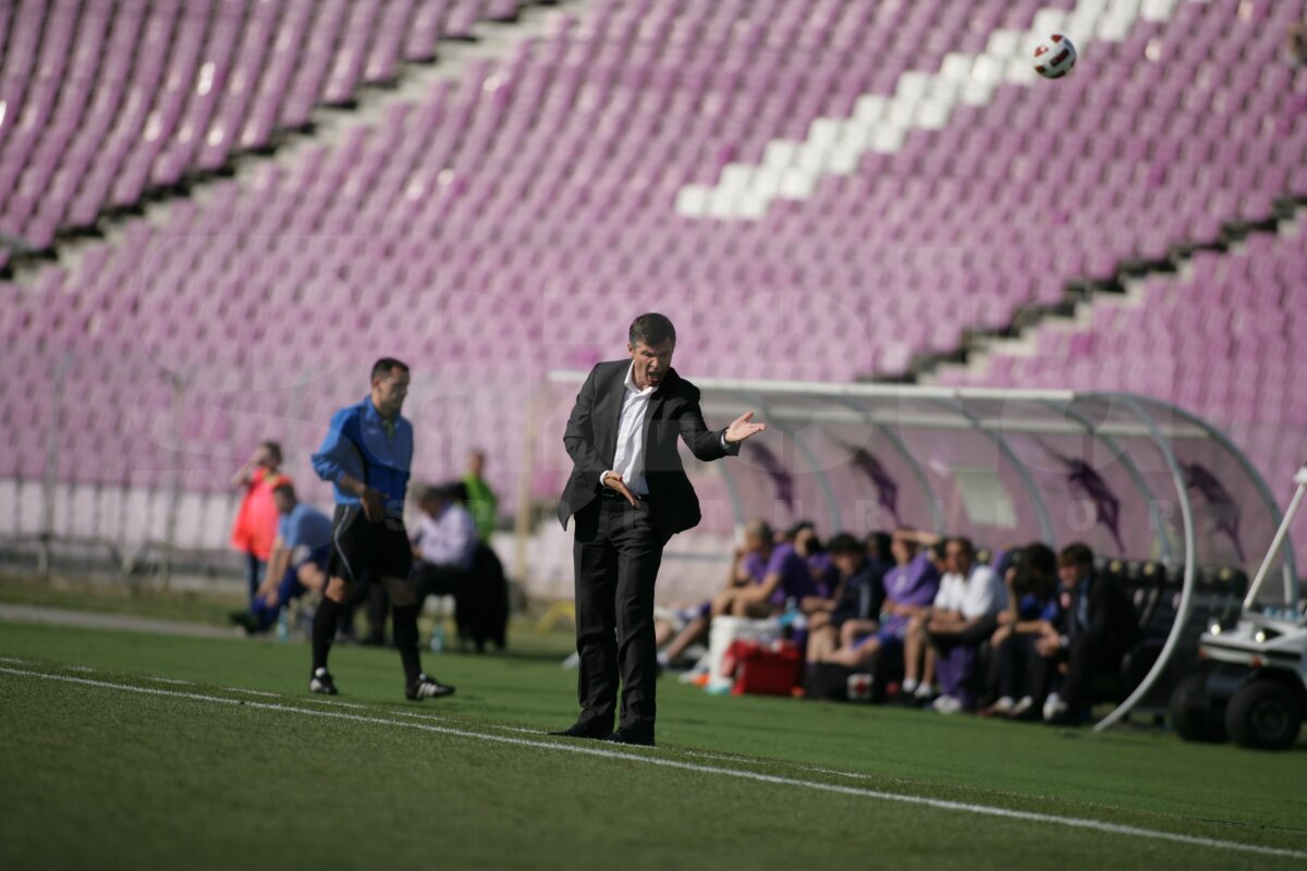 Ianis, golgeterul şchiop!