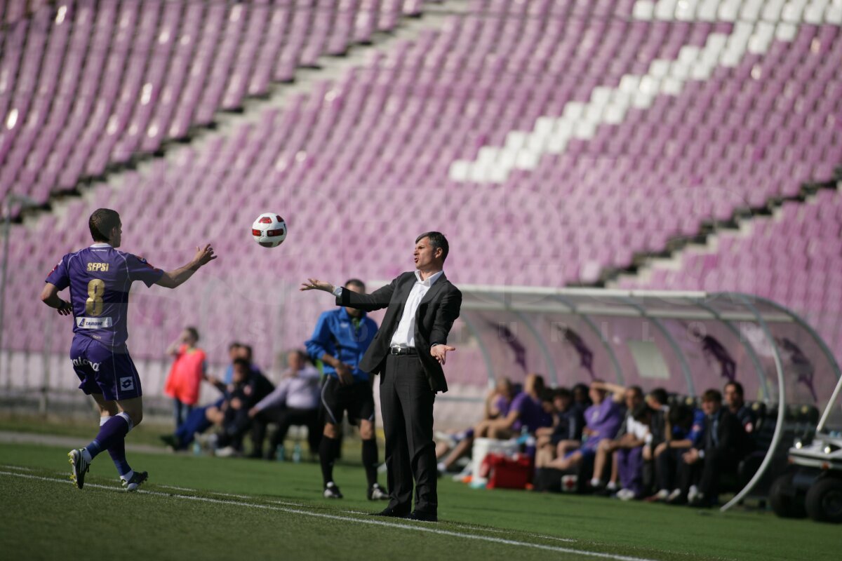 Ianis, golgeterul şchiop!