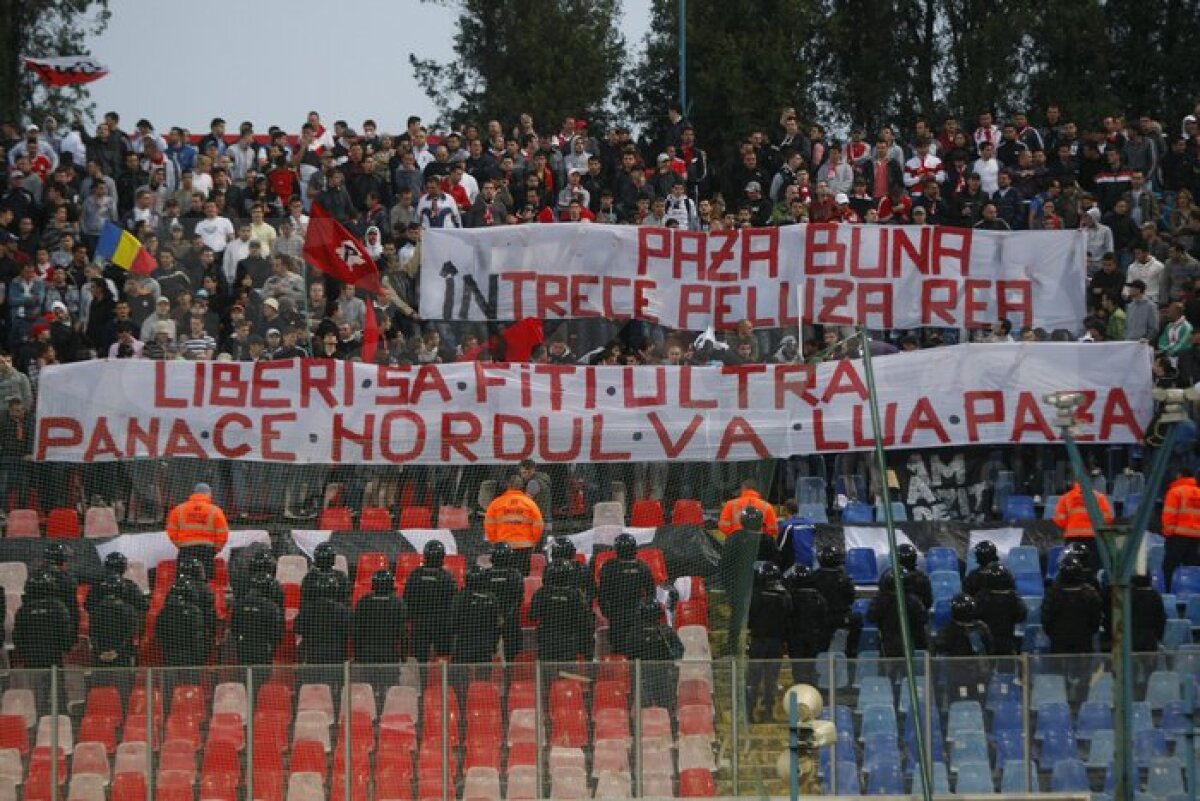 UPDATE Suporterii au atacat maşina lui Gigi Becali. "Vreau să-i văd la închisoare!"