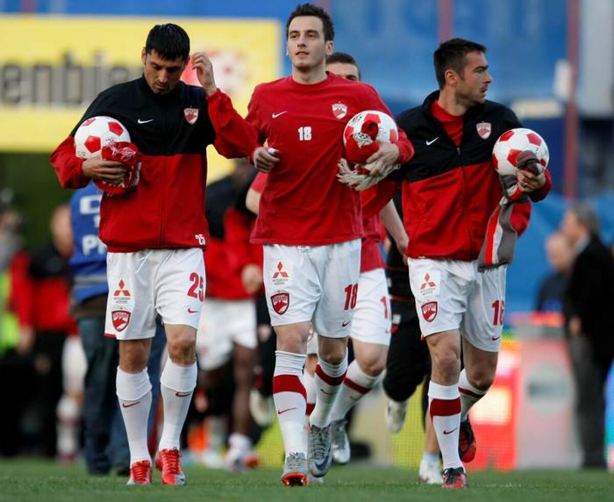 Acuzaţie incredibilă confirmată de Jandarmerie: jucătorii dinamovişti riscă dosare penale pentru torţe