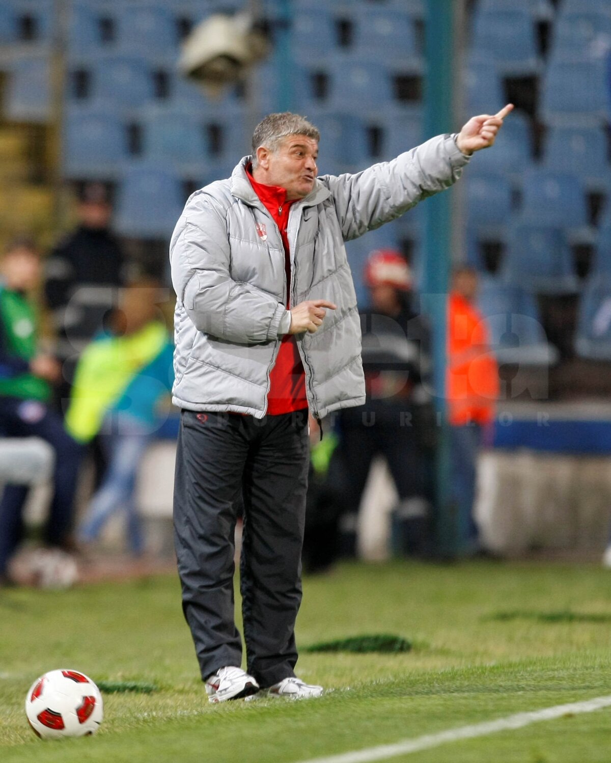 Cronica derbyului: Frumoasa fără noroc şi bestia de 1,67