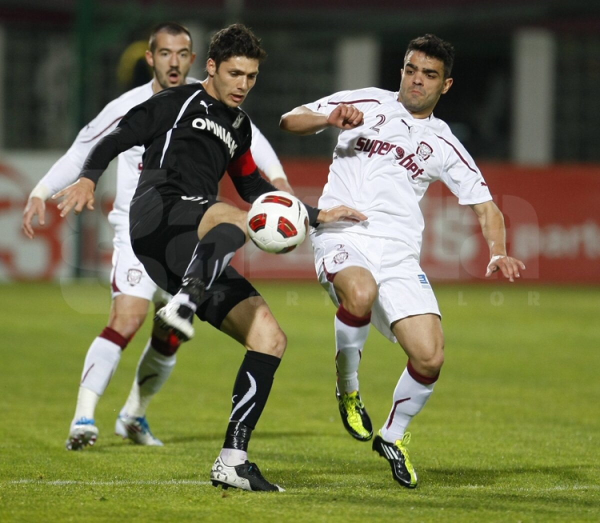 "Farmecul vieţii" a comis-o din nou » Iluziile rapidiştilor, aruncate la gunoi