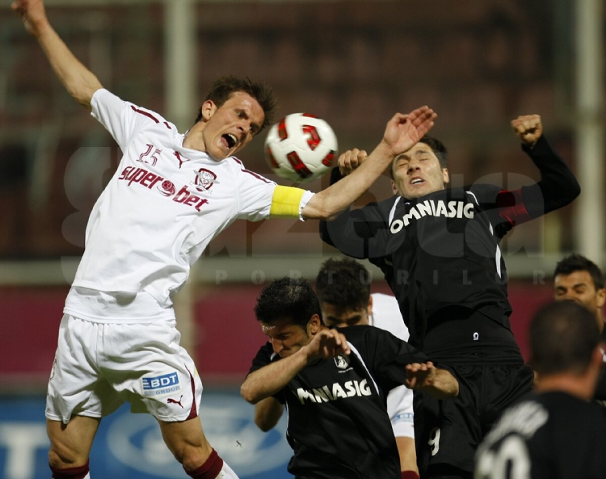 "Farmecul vieţii" a comis-o din nou » Iluziile rapidiştilor, aruncate la gunoi