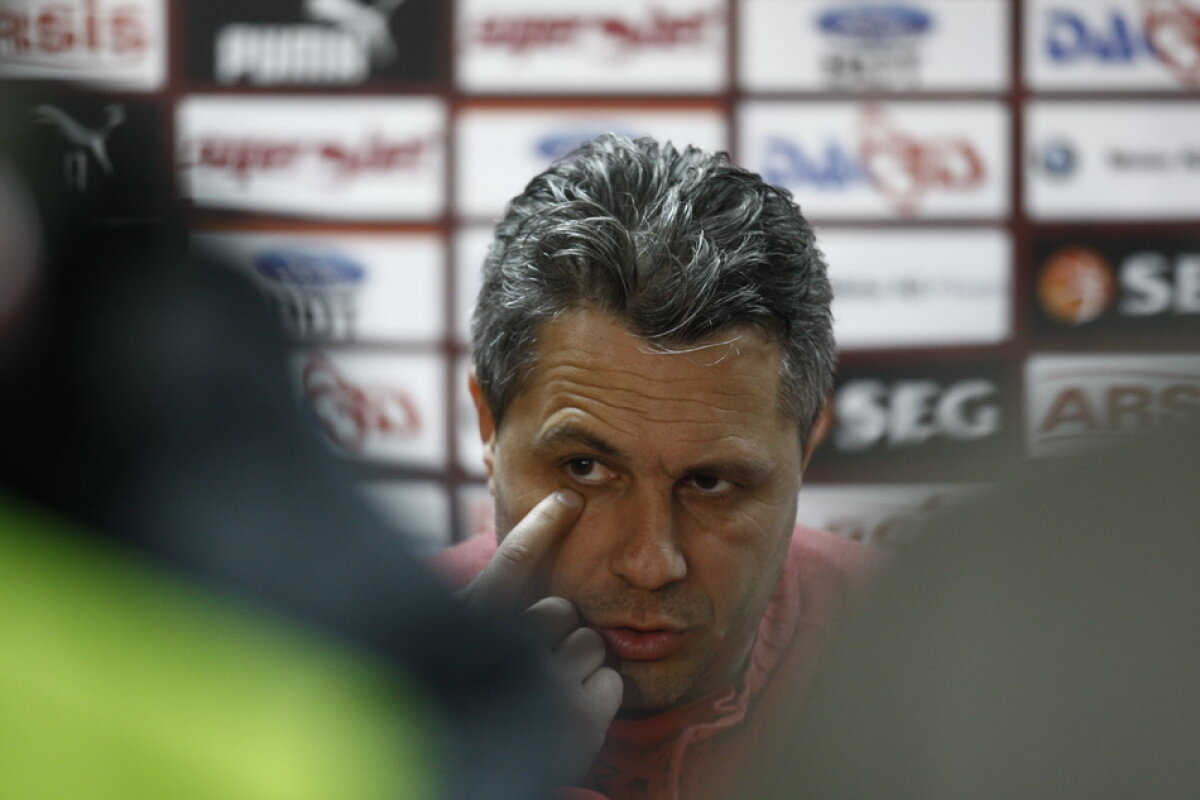 Aproape sigur Cristian Petre va conduce Rapidul pînă în vară. Copos insistă pentru Rednic