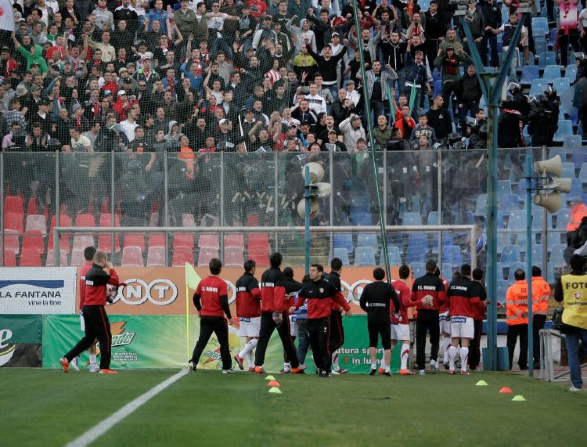 FOTO » Gazeta a reconstituit "drumul" torţelor din Ghencea » Ultras Dinamo: "Jucătorii ni le-au dat, sînt nişte eroi!"