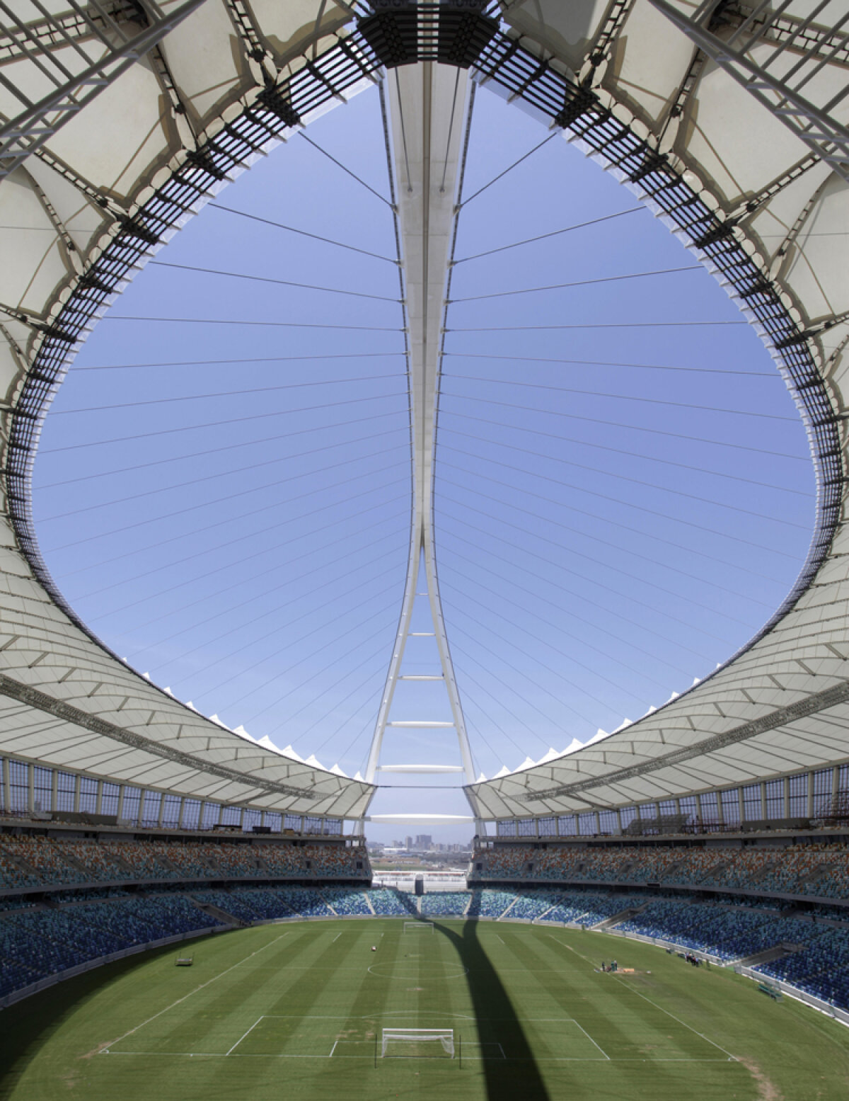 FOTO 10 arene fermecătoare, 10 unicate în lumea sportului