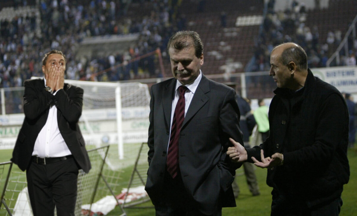 Aproape sigur Cristian Petre va conduce Rapidul pînă în vară. Copos insistă pentru Rednic