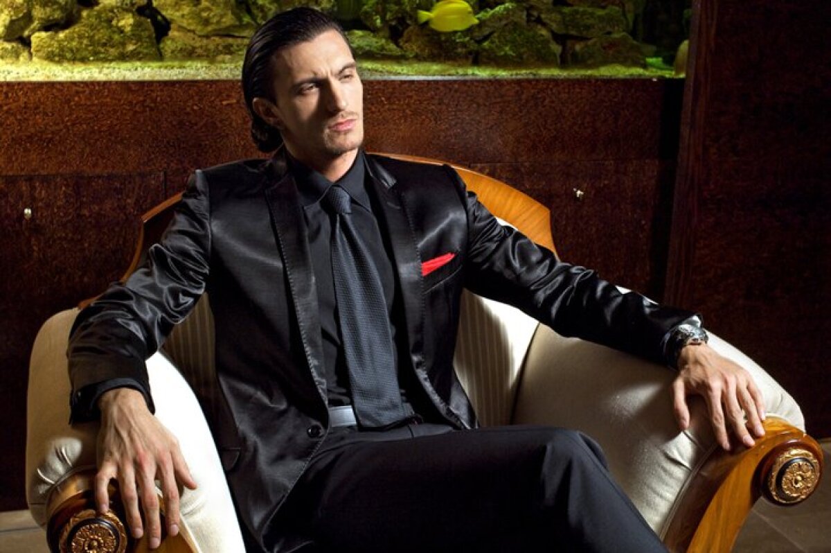 Dragoş Săvulescu a cochetat cu modellingul în trecut » Preşedinte-fotomodel