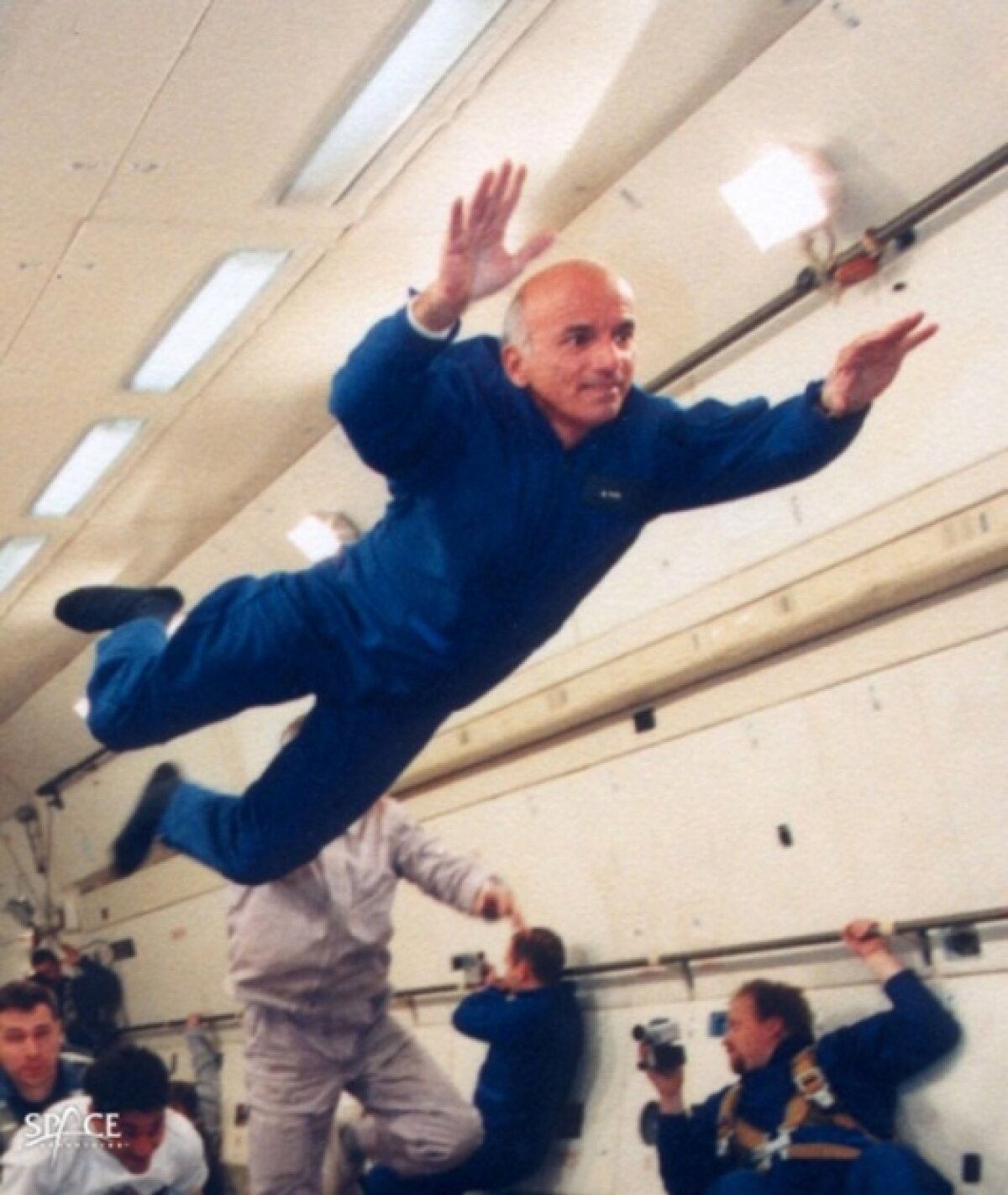 Acum 10 ani, un american, Dennis Tito, a fost turist spaţial