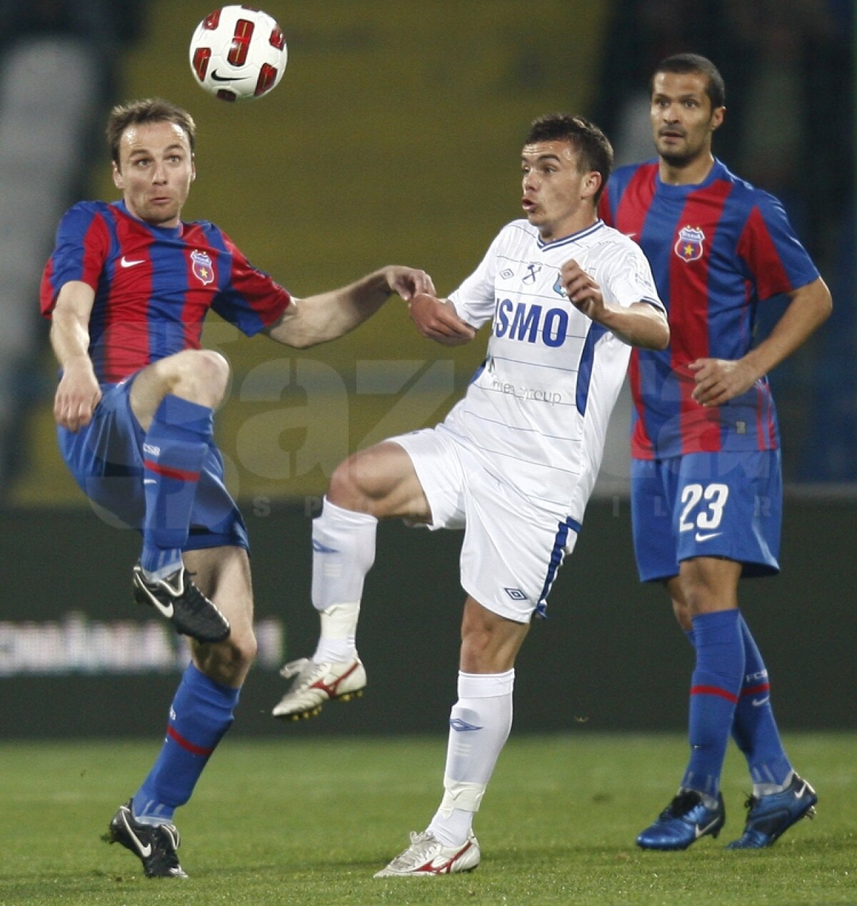 FOTO & VIDEO Cronica la Pandurii - Steaua 1-1 scrisă de Cristi Geambaşu » Voleul care ascunde ruşinea