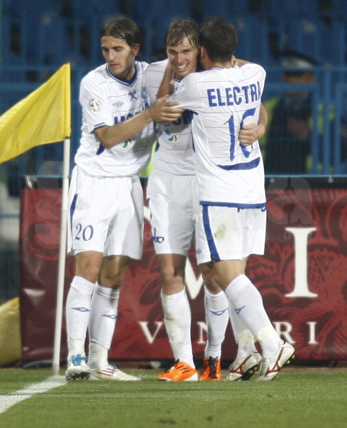 FOTO & VIDEO Cronica la Pandurii - Steaua 1-1 scrisă de Cristi Geambaşu » Voleul care ascunde ruşinea