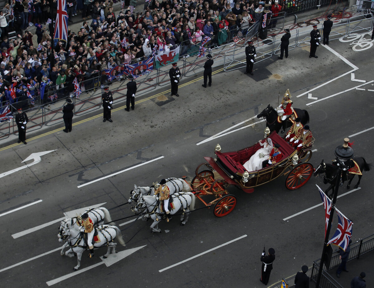 Prinţul William şi Prinţesa Catherine s-au căsătorit, ieri, la Londra, într-o ceremonie de vis » A fost odată ca niciodată