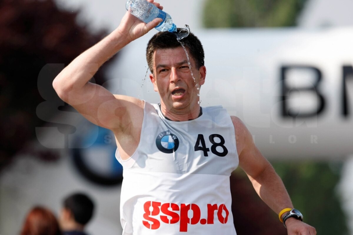 GALERIE FOTO / Două echipe româneşti se bat pentru cele trei BMW-uri X3 puse în joc